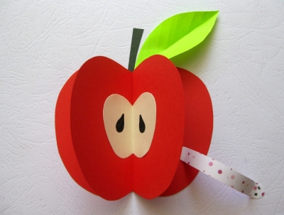 Поделка для детей аппликация "Яблоко" в детском саду